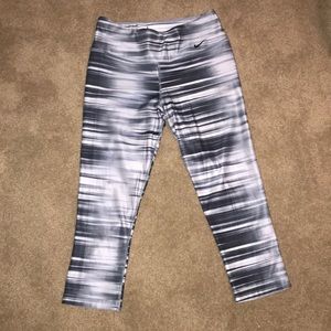 Nike Dry Fit Cropped Leggings